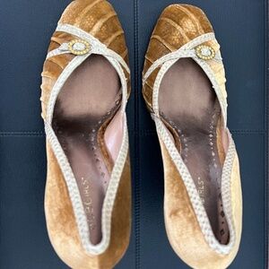 Vintage BCBG Girl - Gold/Bronze Heels - 10M/40